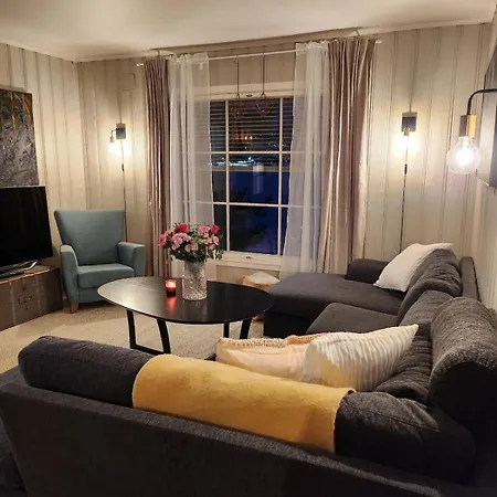 Idyllic Snekkerstuvarpet With Its Own Pier Semesterbostad