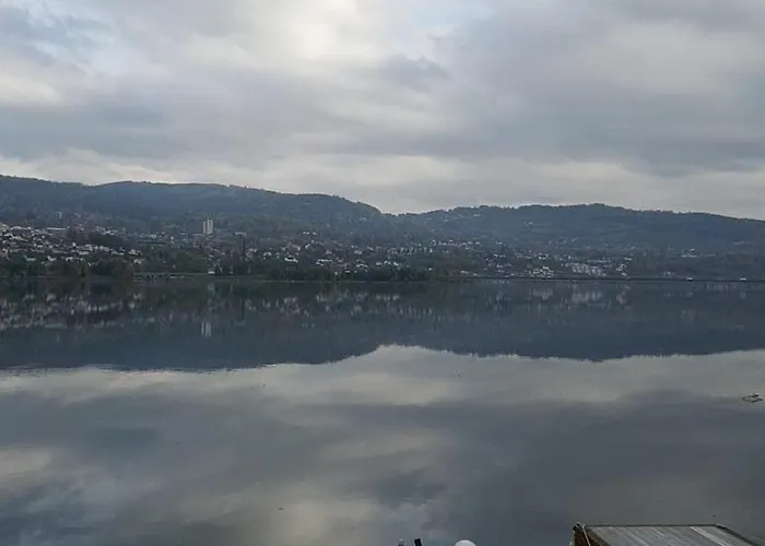 Idyllic Snekkerstuvarpet With Its Own Pier Casa vacanze Lillehammer
