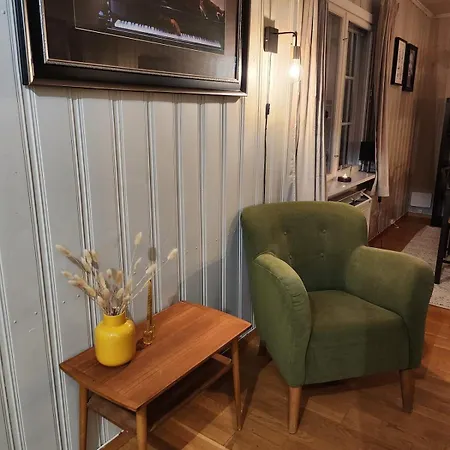 Idyllic Snekkerstuvarpet With Its Own Pier Hébergement de vacances *