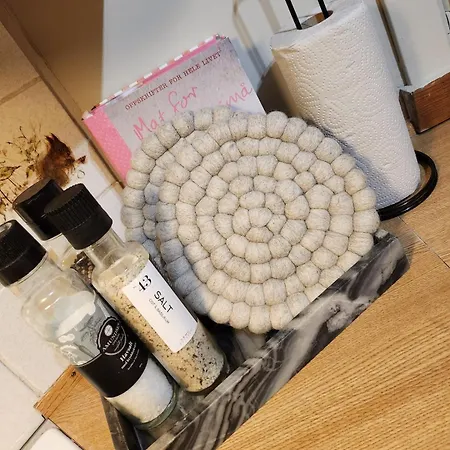 Idyllic Snekkerstuvarpet With Its Own Pier Hébergement de vacances Lillehammer