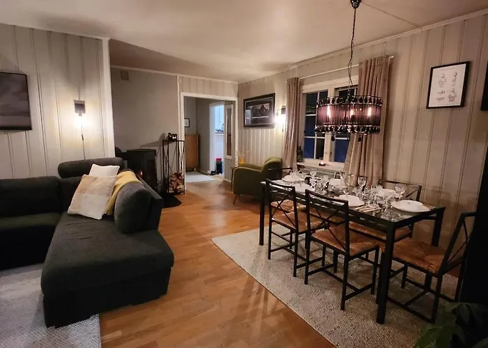 Dom wakacyjny Idyllic Snekkerstuvarpet With Its Own Pier *